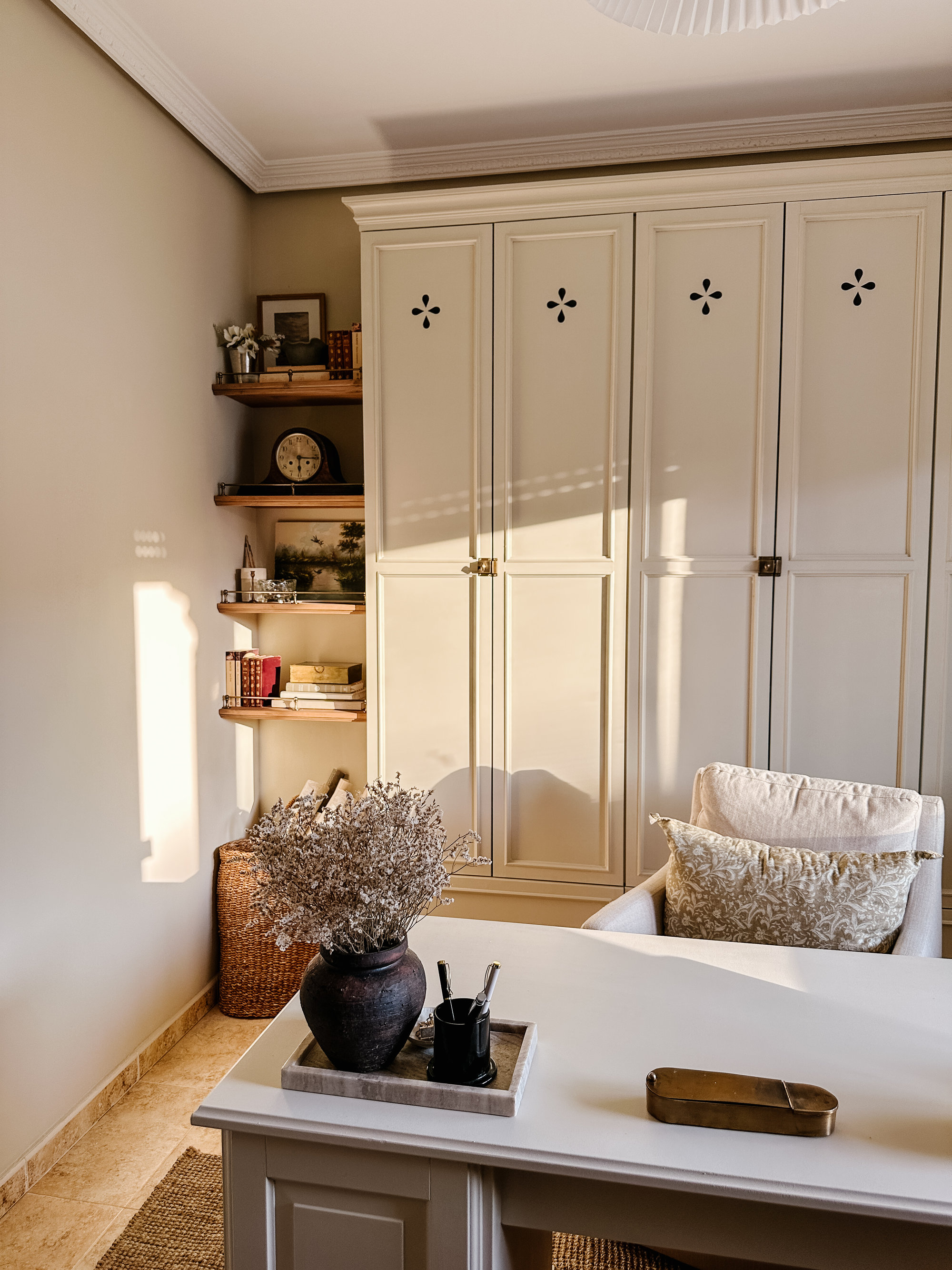 cabinet furniture 